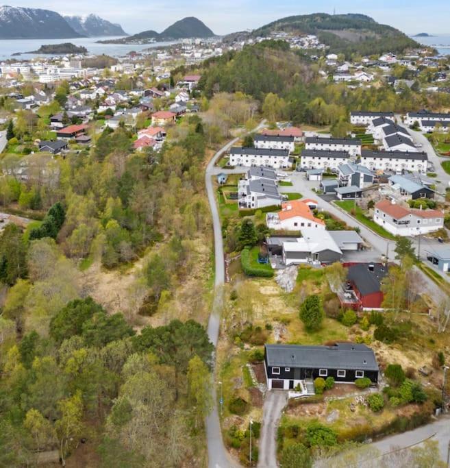 Tranquil Haven Villa Alesund Ngoại thất bức ảnh