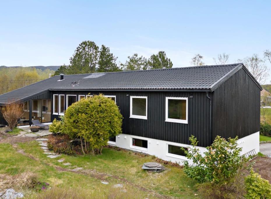 Tranquil Haven Villa Alesund Ngoại thất bức ảnh